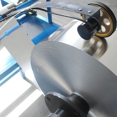 380V Spannungsmaschine für die Rückwicklung von Aluminiumfolien für den Kunststoffverpackungsmarkt