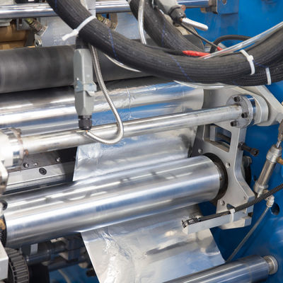 Automatische Aluminiumfolie Schneidmaschine mit 14 kW Leistung und 380 V Spannung