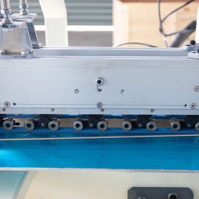 Automatische Walzkarton-Karton-Faltkarton-Folder-Gluer-Aluminiumfolie-Karton-Herstellmaschine