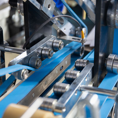 Automatische Papierbox-Falt-Klebmaschine 2,2 kW für Kundenanforderungen