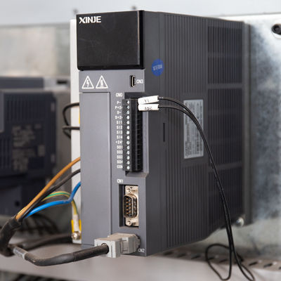 380 V Hochgeschwindigkeitsmaschine zur Herstellung von Aluminiumfolien für das Schneiden und Umwickeln von Rollen