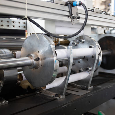 Einfache Bedienung Hochleistung Automatische Backpapier Roll Rewinding Maschine für die Küche