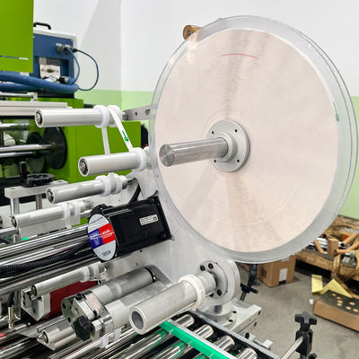 Schnittmaschine zur Herstellung von 4 Wellen Aluminiumfolie mit automatischer Wiederaufwicklungsfunktion