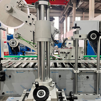 4 Wellen Aluminiumfolie Rollen Rückwickelmaschine mit kurzem Etikett Ende elektrisch angetrieben