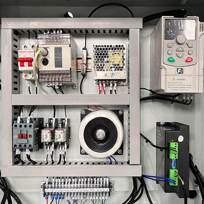 4 Wellen Aluminiumfolie Rollen Rückwickelmaschine mit kurzem Etikett Ende elektrisch angetrieben