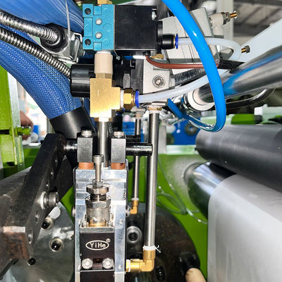 4 Wellen Aluminiumfolie Rollen Rückwickelmaschine mit kurzem Etikett Ende elektrisch angetrieben